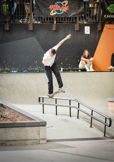 We have come to learn that the Back 180 Fakie Pinch is def one of Jonas Carlsson’s ‘up down star special’ moves, it’s a great trick!

<!--damnambreda22qualifiersphotos-->