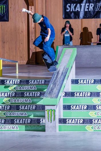 This is when he sealed the deal for first place. Kickflip back crook down the center piece from Kento Urano.


<!--damnamjapan2023mensfinals-->