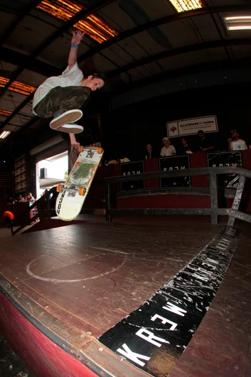 <!--soj15-->

Wesley Box - 360 Pressure Flip.