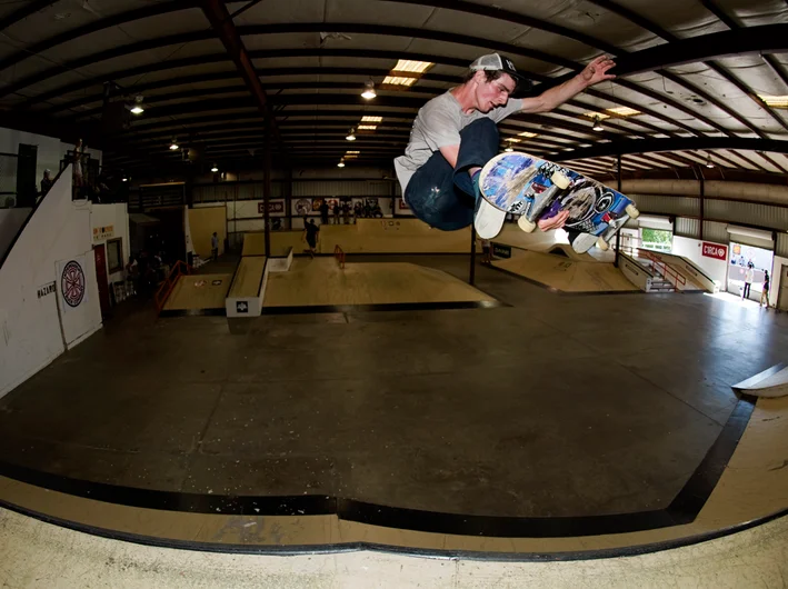 <!--daatlsat-->

DD stands for David Dixon and he rips!