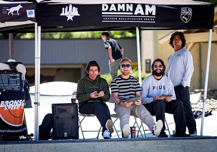 <!--daww19finals-->

Agghh these dang cool guys again! Ready to judge women’s finals.
