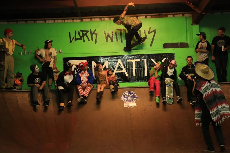 <!-- 2013MatixHalloweenJam -->

Alex Buncy - Nosepick on the extension