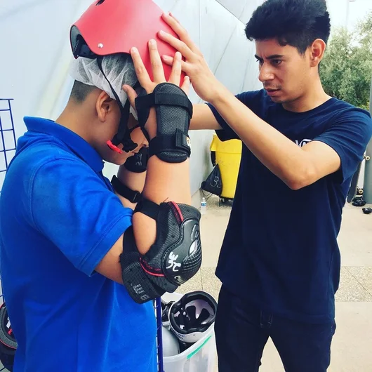 <!--vansgivesback19-->
Gearing up gives volunteers an opportunity to chat and get to know these amazing kids and helps make it a memorable day for everyone.