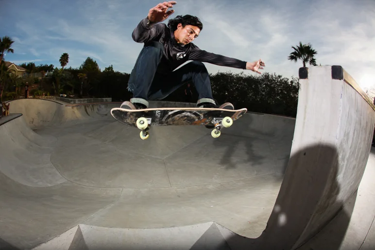 <!--ayctwshawk-->

Cole Wilson, frontside ollie to wallride. 