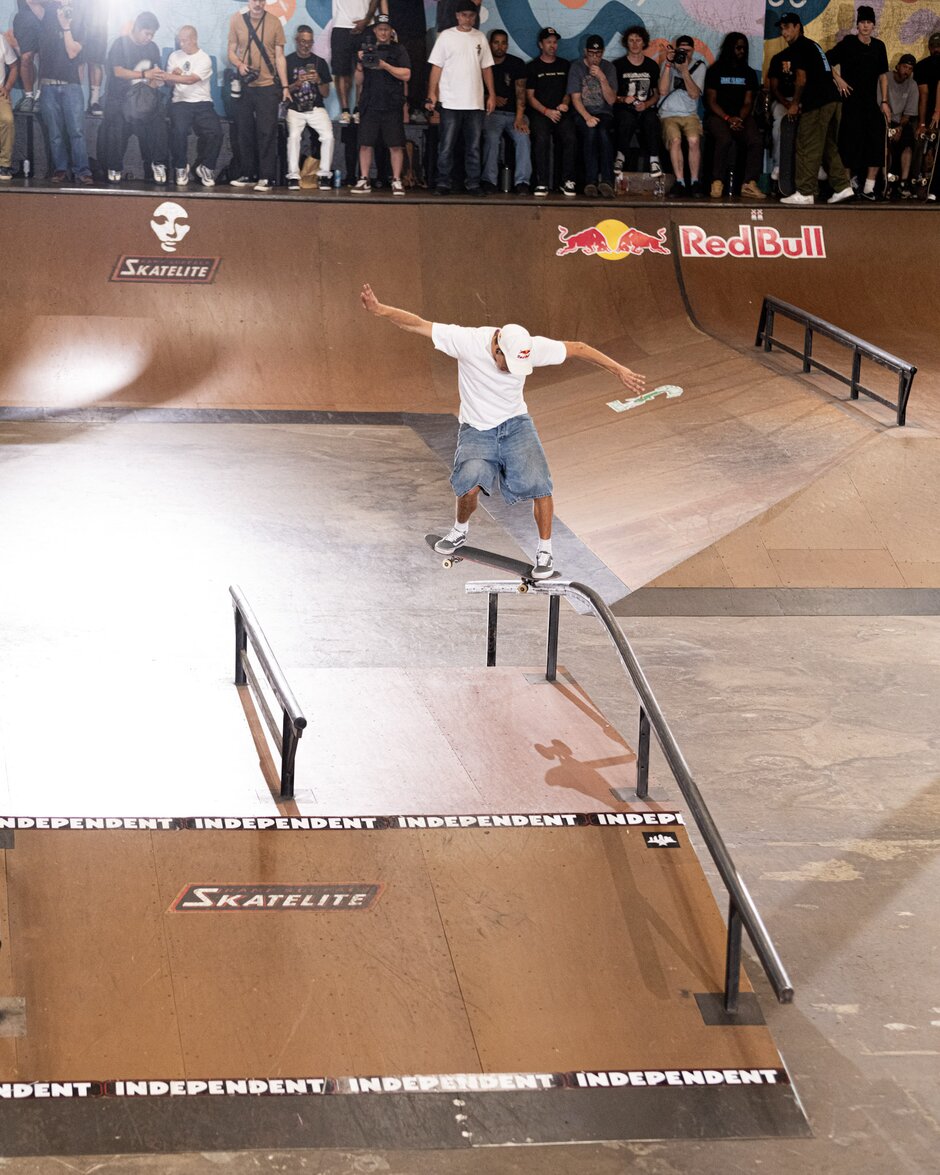 Gap Back 180 Nosegrind