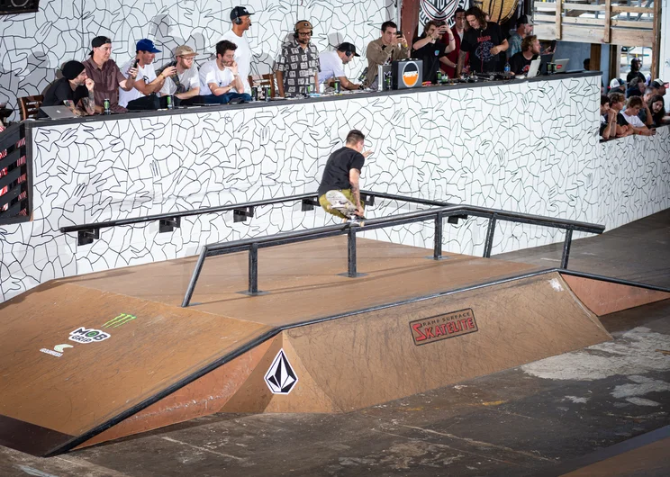 Felipe Nunes nosegrind for the judges

<!--tampapro22finals-->