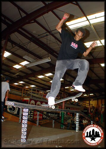 Cas Plummer - kickflip crooks