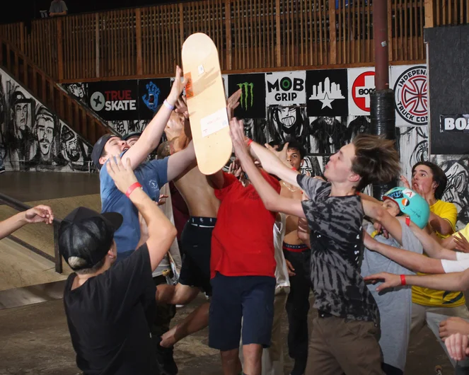 <!--sr19photos-->

Who doesn’t love a good Product Toss??