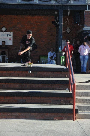 Who frontside flipped it best? Andrew or Luan?<!-- Maloof Money Cup South Africa 2012 -->