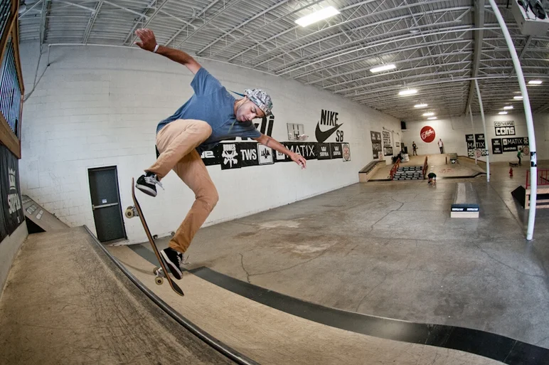 <!-- damnamfamilia14friday -->

Eli Rashad showed up and within 5 minutes he showed us a book he lives by, put down a handful of vape pens, killed the stairset, and had time to shoot this fakie pop switch blunt photo.