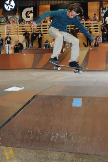 Forgot a name here, but he's got a nice fakie ollie to flat.<!-- Harvest Jam 2012 Presented by Expedition -->