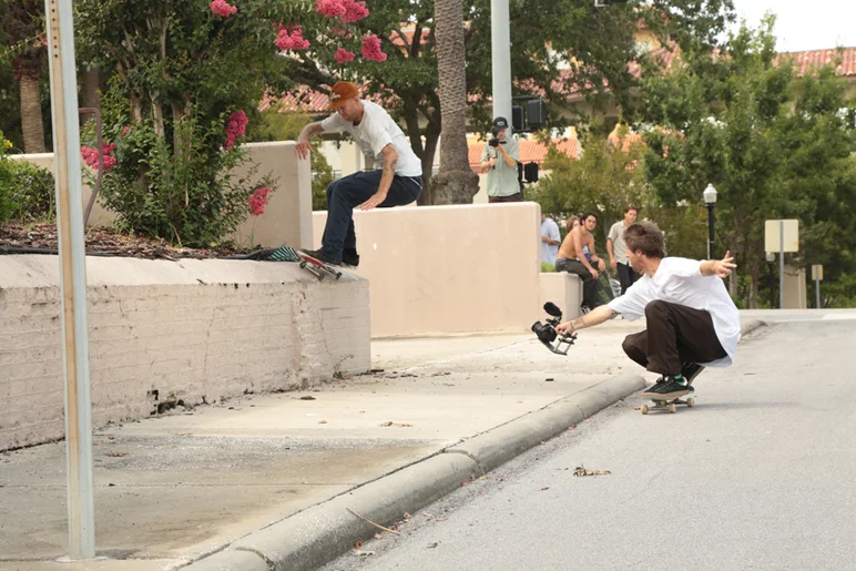 <!--bakeland-->

Bump to wallride. 