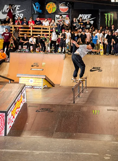 <!--am17satquals-->

Marcos Montoya gets in some practice with a long drawn out Hurricane Grind.