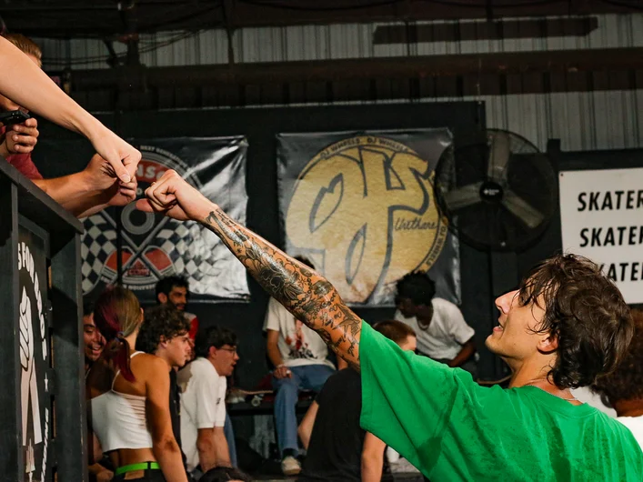 So many skaters showed love regardless of which Crew they represented. Love to see it.

<!--clashofthecrews23day2-->