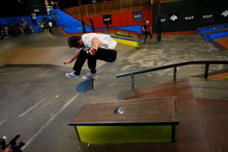 <!--soj17-->

Jake Anderson showing us a proper kickflip over the hubba.
