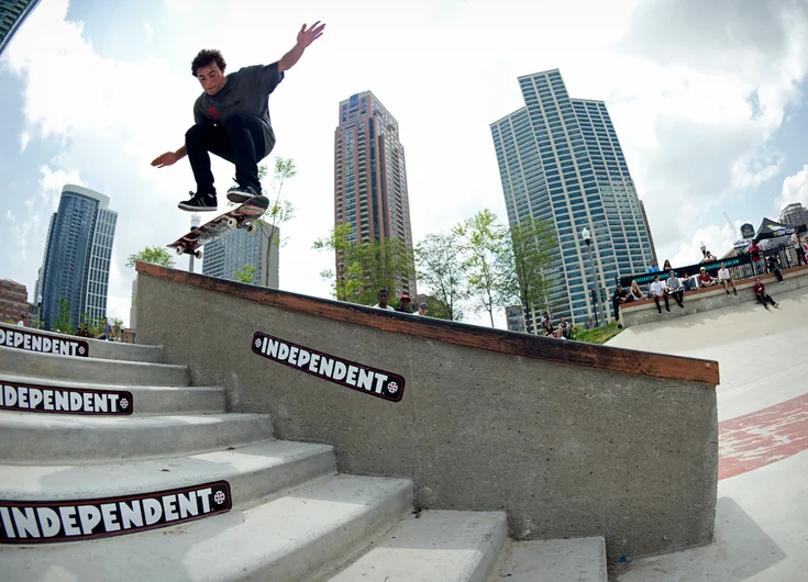 <!--dachi2015finals-->

Micky Papa Nollie Flip Back Grinds The Hubba.