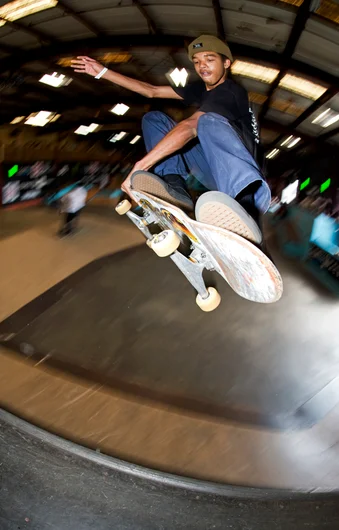 <!--am15friday-->

Javaris Williams Grabs a Crail Frontside and smacks down to disaster.