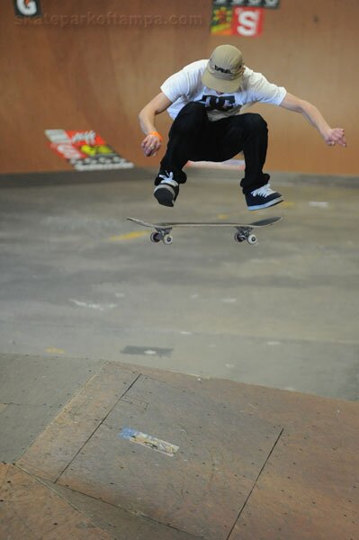 Lindsey Robertson - frontside heelflip