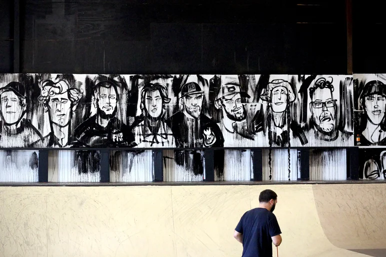 <!--stpcoursephotos-->

The man: STP and all his work. Almost every one of those is a SPoT homie...see if you can guess who's who.