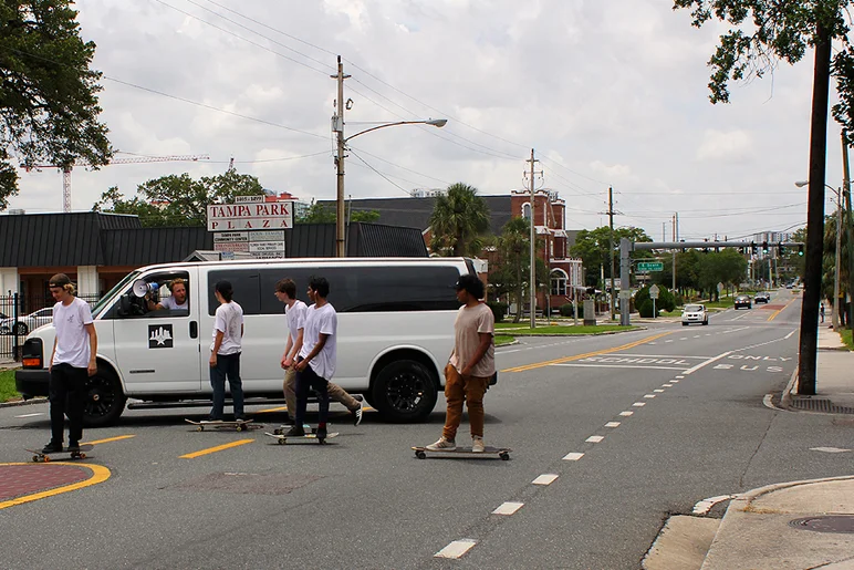 <!--gsd17-->

When you just need to block the road for the squad...