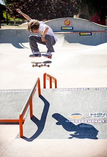 <!--daww19finals-->

Liam warms it up with KF Lip.
