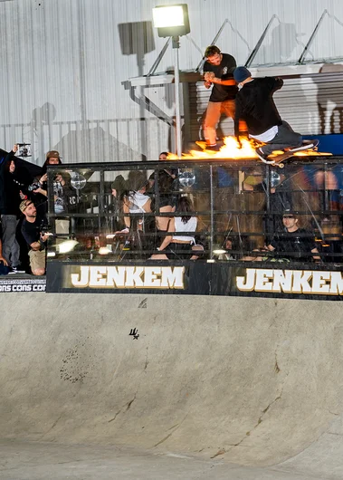 <!--pro17-consjambart-->

Tom Remillard - fiery frontside rock on the Jenkem thingy.