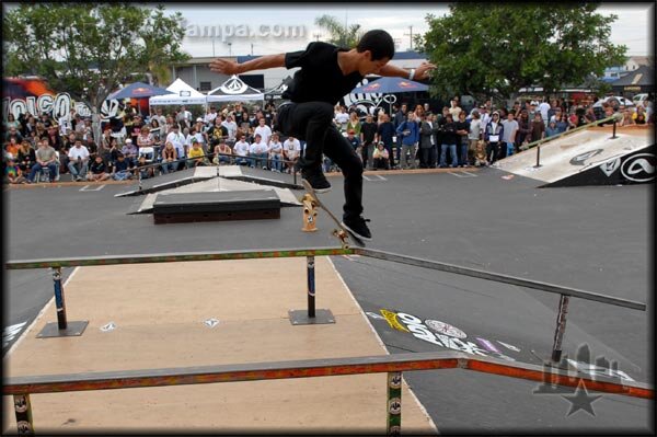 Jesse Santoyo – gap crooked grind