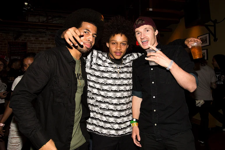 <!--pro16sunnight-->

Two Kevins and a Shane.