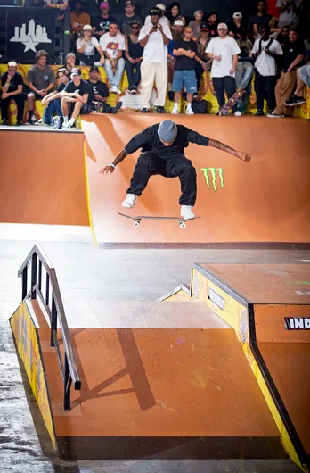 Felipe back at it again with a Frontside Flip you could use as a level!
<!--sundaytampapro2021-->