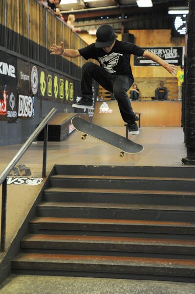 Devin Bagnoli - frontside flip