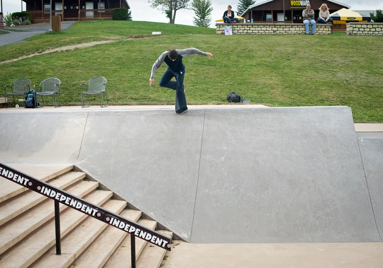 <!--wwpa-thurs-->

If the parents want a show
David Dixon’s gonna give it to em! Backside Noseblunt Slide.