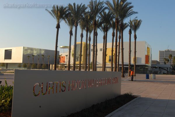 Curtis Hixon Park in Tampa - clean up