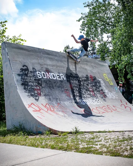 Peter with a burly Sugarcane on the big wall.

<!--atl2023trip-->