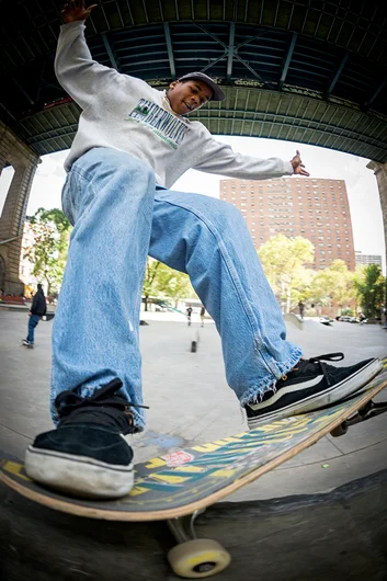 <!--damnamnyc-practice-->

Christian Henry knows a thing or two about filling the frame.