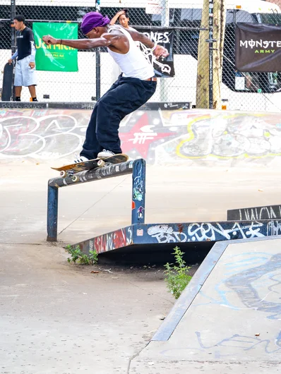 Isaiah backs up Adrian with a front feeble out of Brooklyn

<!--damnamnyc23-day2-->