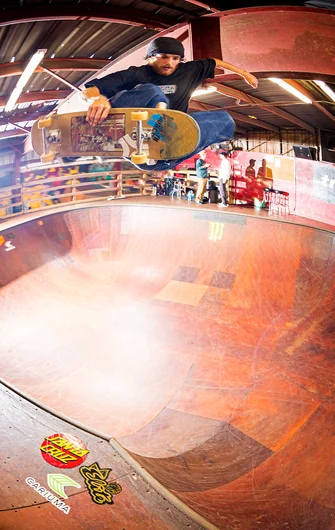 Jake Odle sets it off with a Tuck Knee!
<!--tampaam2021indoorbowljam-->