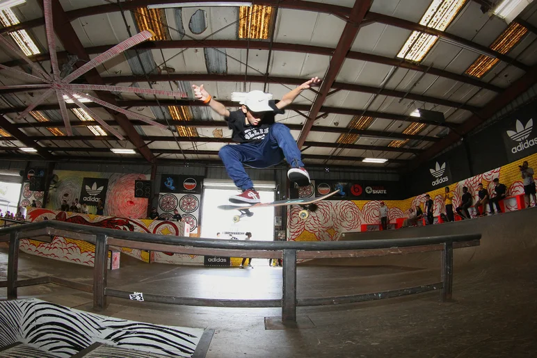 <!--vdaymass18-->
Carlos Garcia : Heelflip Front Board