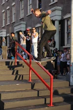 Frontside noseslides