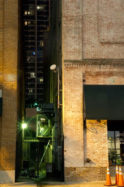 Downtown Tampa: Skypoint through an alleyway