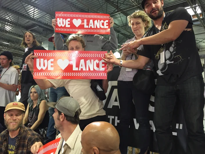 <!--zatcali-->
Glance loves Lance.