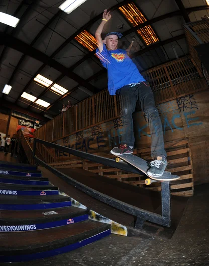 <!--springroll14-->

Gavin Thompson gets us right into the 16-and-up division with this backside smith.
