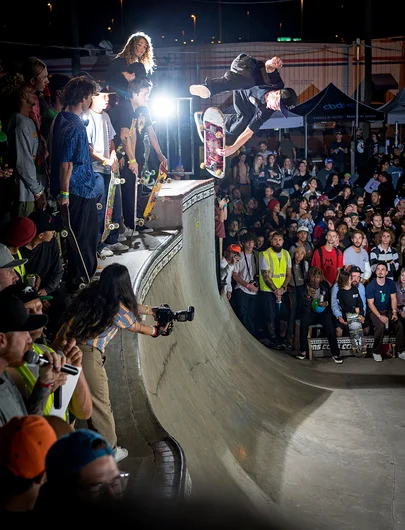 <!--am19consjam-->

Jack Winburn Flip Indys for the crowd.

