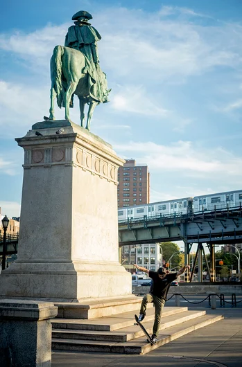 <!--danyc16-street-->

Chris Miller learn’t some Bluntslides.