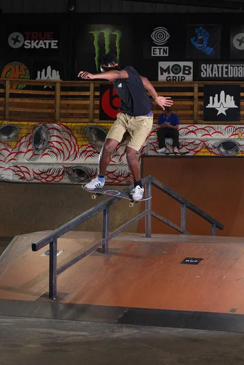 <!--huf001vidpremiere-->

9.Chris Haughton : Getting his legs loose with a Gap to Lipslide