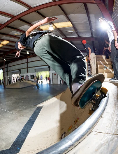 <!--da-atl17-finals-->

Andrew Daigle Twists n’ Turns a Sugarcane Grind.