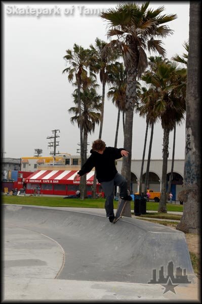 Venice Beach Lurk Out