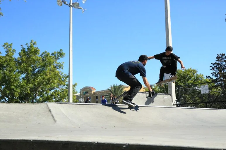 <!-- 2013MatixHalloweenJam -->

Ian starts off the session with a sick wallie.