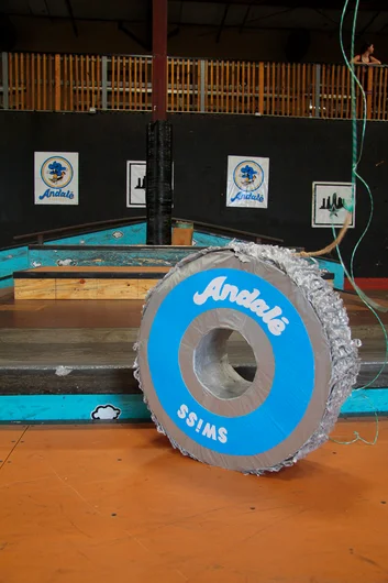 <!--andalewheelie-->

The Andalé bearing piñata. Arrrriiiba!