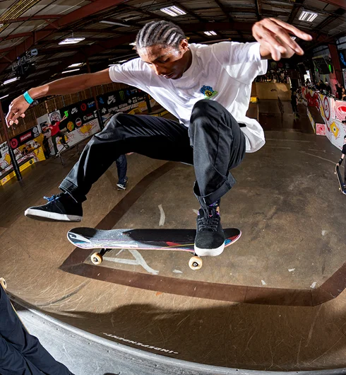 <!--am17satquals-->

Cornrows and Quarter-Pipes, Dominick Walker takes advantage with a Kickflip Frontside Piv.