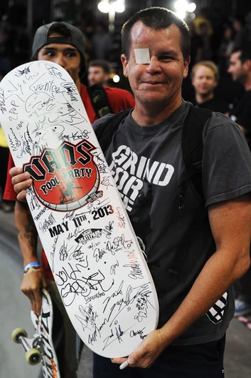 Mike Rogers is collecting autographs.<!-- Vans Pool Party 2013 -->